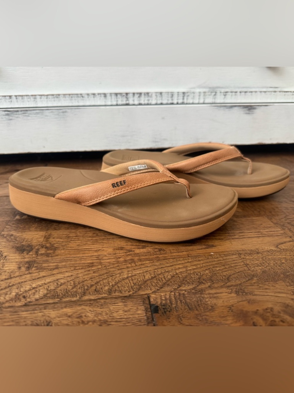 Reef Cushion Cloud Sandals Thongs Natural Tan Women's Size 8